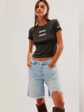 The Laundry Room Black Cropped Graphic Crew Tee